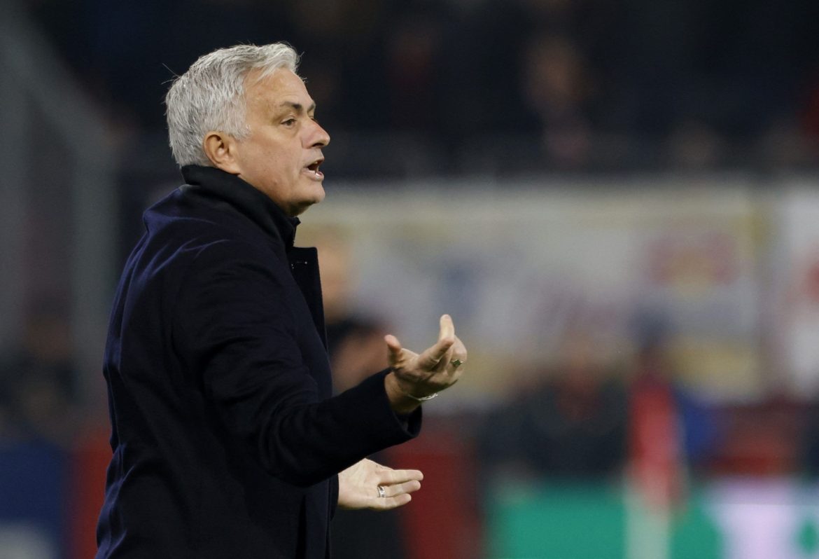 Chris Sutton warns against Jose Mourinho return to Chelsea