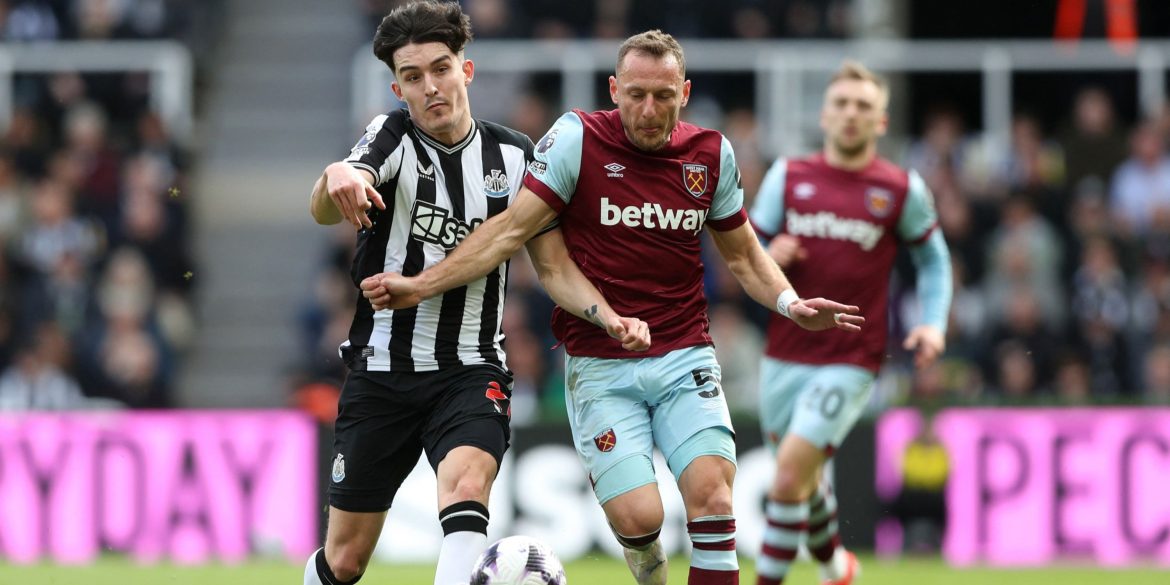 Moyes must ditch West Ham’s "magic" £30m ace alongside Coufal